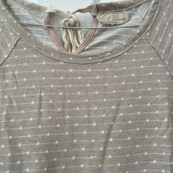 a’reve tunic style shirt with lace bottom detailing. Large. Beige with cream. - Picture 2 of 8